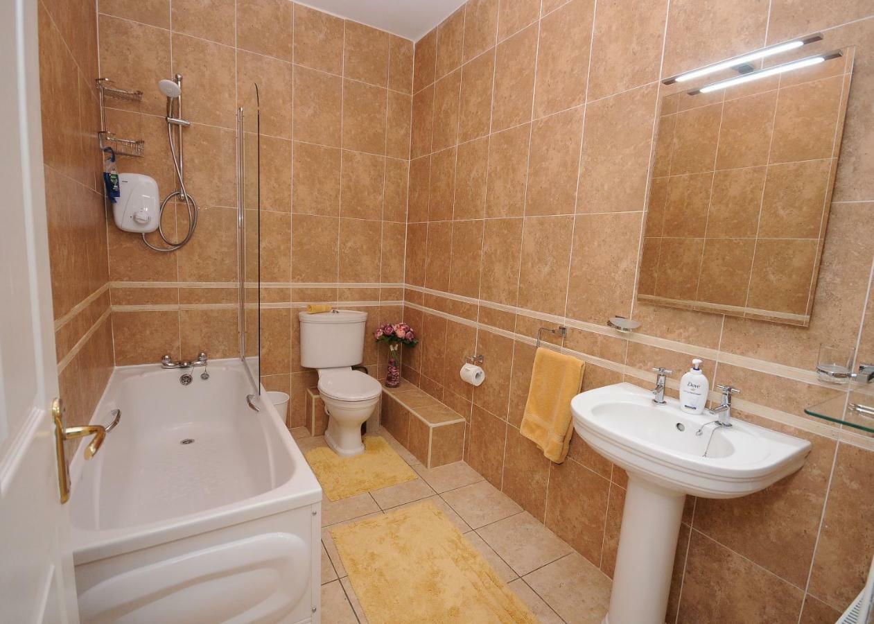 Апартаменты 5 College Crescent Голуэй Экстерьер фото